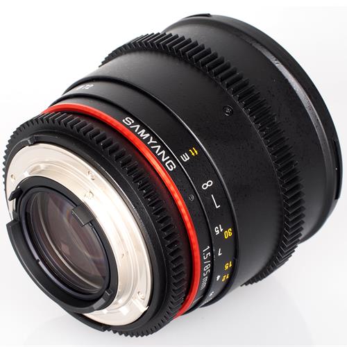 Samyang xác nhận sắp có ống kính lấy nét tự động cho Canon và Nikon