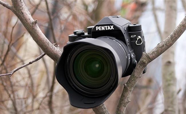 Máy ảnh Pentax KP ra mắt chính thức: chống rung 5 trục, ISO 819.200