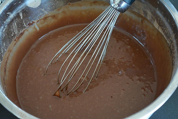 Làm bánh sô cô la trong vòng 7 phút với lò vi sóng