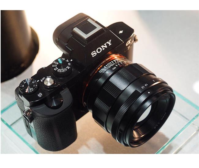 Thêm ống kính Voigtlander Nokton  40mm f/1.2 cho Sony E-mout