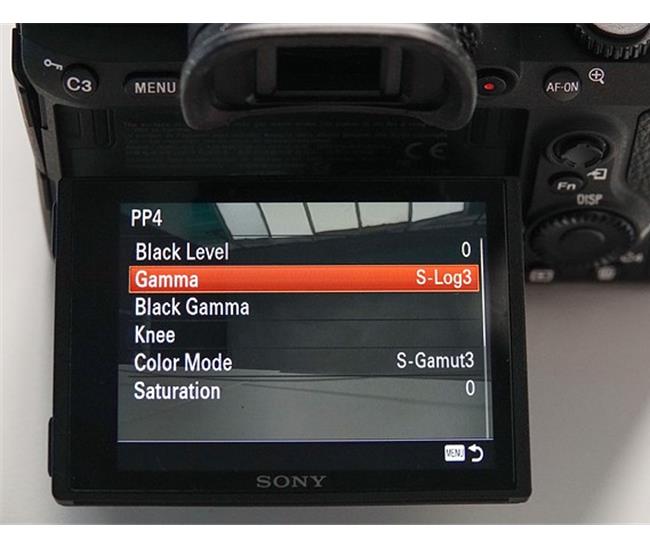 Tất cả những gì bạn cần biết về máy ảnh Sony A7R Mark III