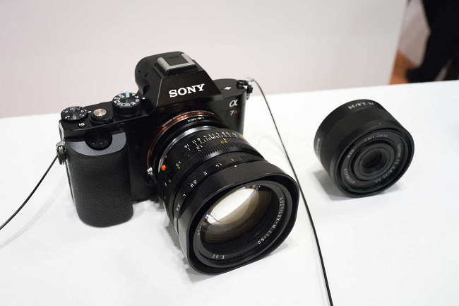 Leica Noctilux f / 1 trên Sony A7r / Hình ảnh của Yofred Moik / Flickr