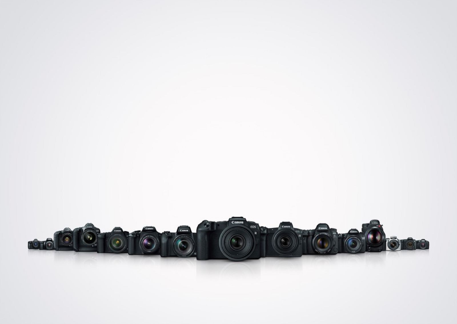 Canon cán mốc sản xuất thân máy ảnh EOS thứ 100 triệu