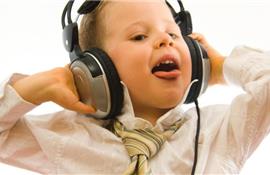 Chọn tai nghe thích hợp để bảo vệ thính lực cho trẻ