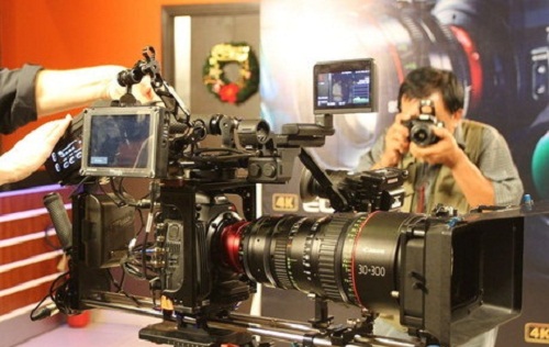 Máy quay phim chuyên nghiệp với độ phân giải 4K lần đâu ra mắt