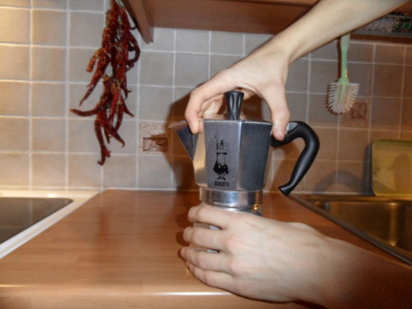  Hướng dẫn pha cà phê Espresso bằng ấm lược cà phê - Moka pot