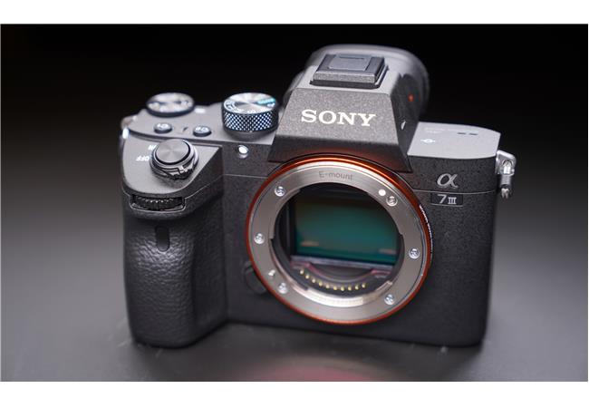 Hiệu suất hoạt động trong ánh sáng yếu tuyệt vời của máy ảnh Sony A7 Mark III