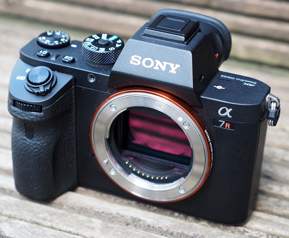 Máy Ảnh Sony Alpha A7r Mark II (ILCE-7rM2) Body