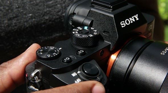 Máy Ảnh Sony Alpha A7r Mark II (ILCE-7rM2) Body