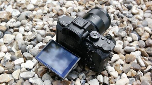 Máy Ảnh Sony Alpha A7r Mark II (ILCE-7rM2) Body