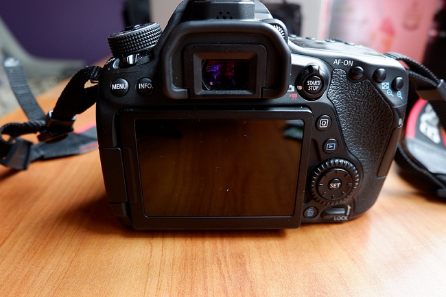 Máy Ảnh Canon EOS 80D Body