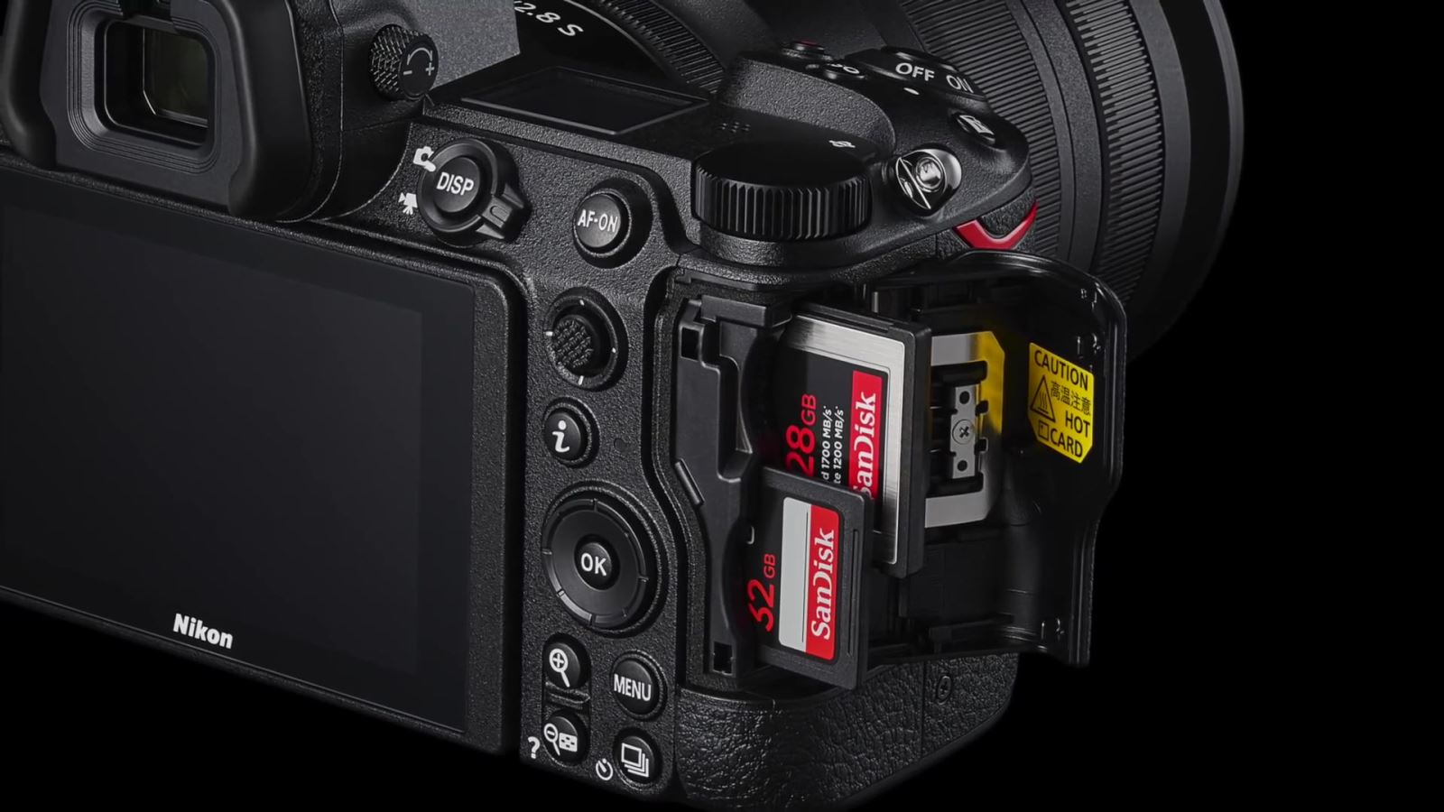 Nikon Z7 II trang bị khe cắm thẻ nhớ kép