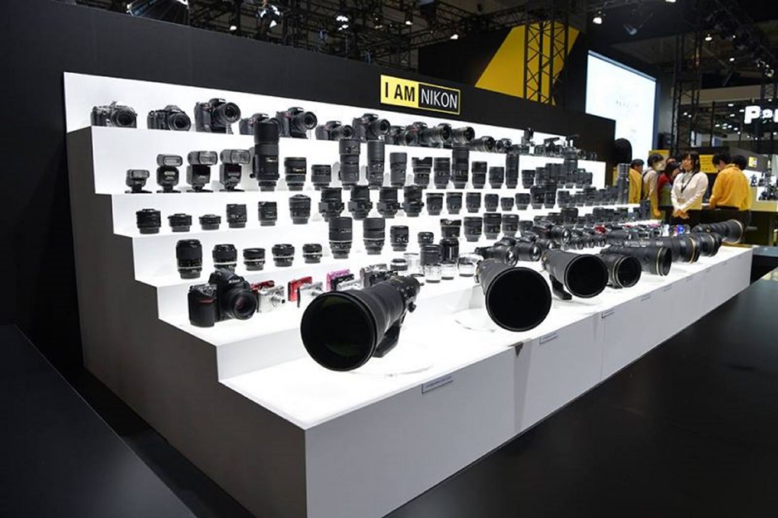 Nikon “thả thính” thân máy Z5 và 6 ống kính mới