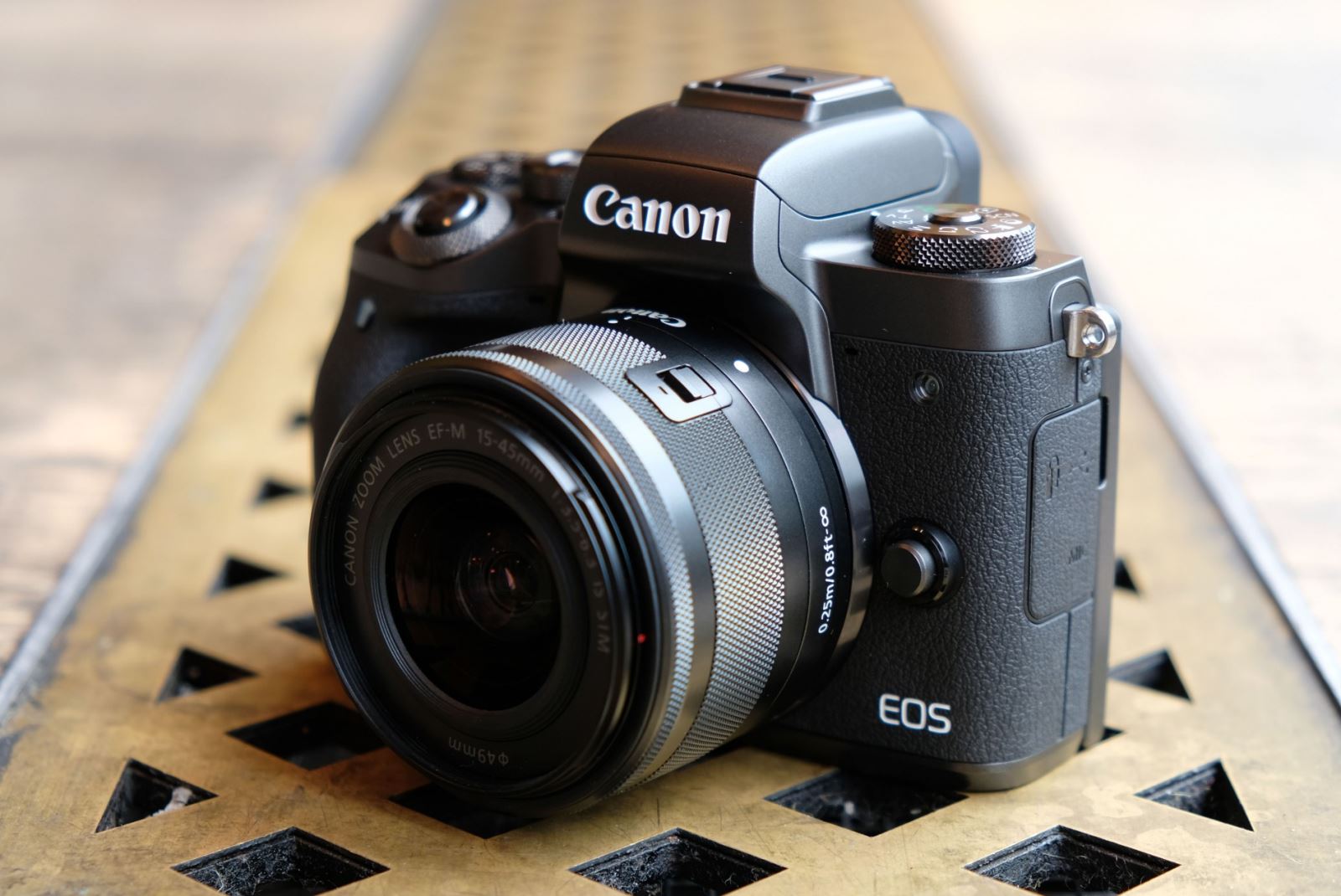 Rò rỉ thông số kỹ thuật của máy ảnh Canon EOS M7